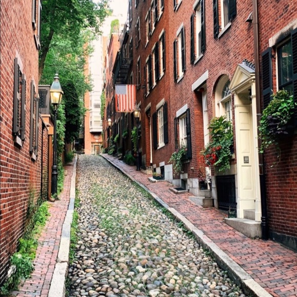 Meet your Posher, Kristen - Picture 1 of 1